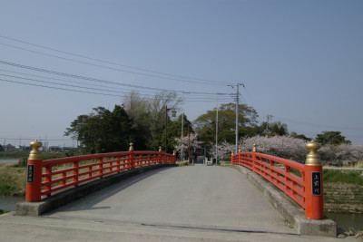 島穴神社